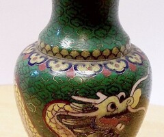 Régi cloisonné sárkányos váza, tökéletes állapotú dísztárgy. Kínai különlegesség.