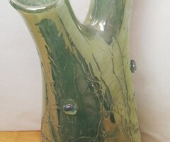 Különleges opálzöld rusztikus felületű váza Murano 1980-s évek, ritkaság a vitrinedbe