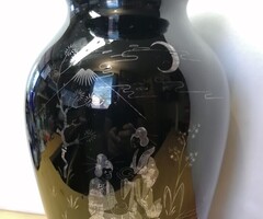 Japán gésás jelenettel díszített ezüst festett Bohémia váza