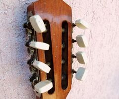 Lapos hátú portugál mandolin. Felújítandó állapotban.