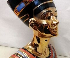 Nefertiti Egyiptomi királynő porcelán mellszobor, arany mázas festett műtárgy