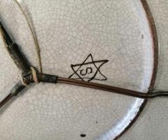 Falitányér Judaica Faenza, Római katonás. Kézműves igényesen festett antik darab