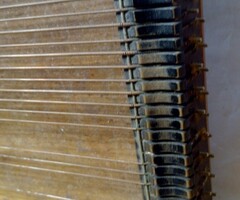 Kézműves stájer citera, egyedi antik darab, felújítandó állapotban. Hangszer gyűjteménybe való.