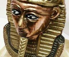 Tutanhamon Fáraó, bronz mellszobra kisplasztika, sárgás Ónix talapzaton