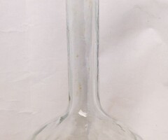 Antik formába fújt boros palack, rusztikus oldalú igényesen megmunkált darab