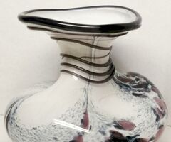 Különleges amorf splatter felületű váza Murano 1980-s évek, ritkaság a vitrinedbe.